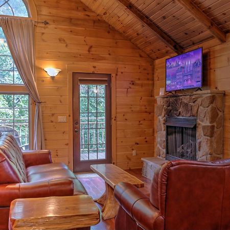 Whispering Pines Treehouse By Amish Country Lodging Миллерсберг Экстерьер фото