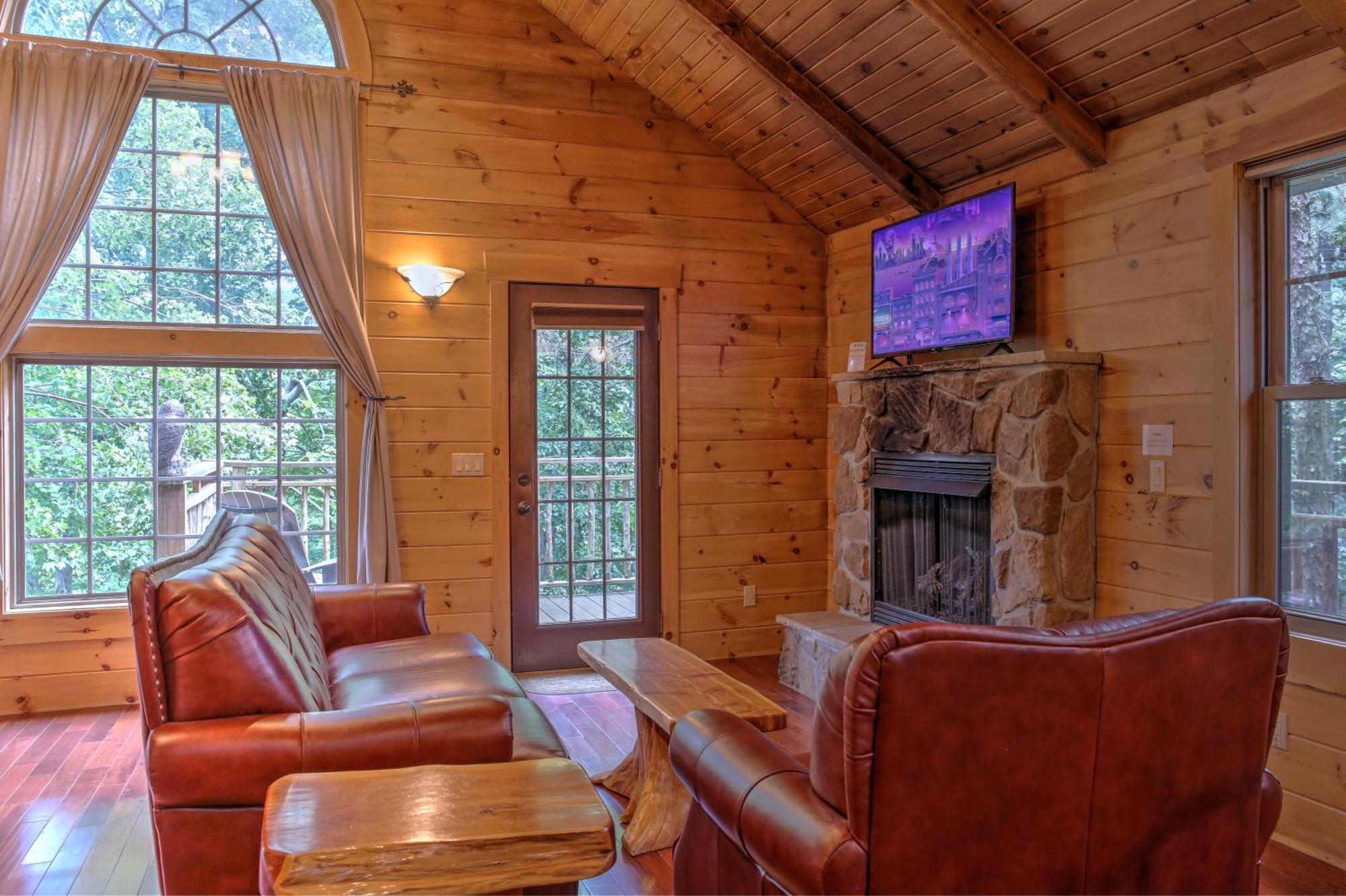 Whispering Pines Treehouse By Amish Country Lodging Миллерсберг Экстерьер фото